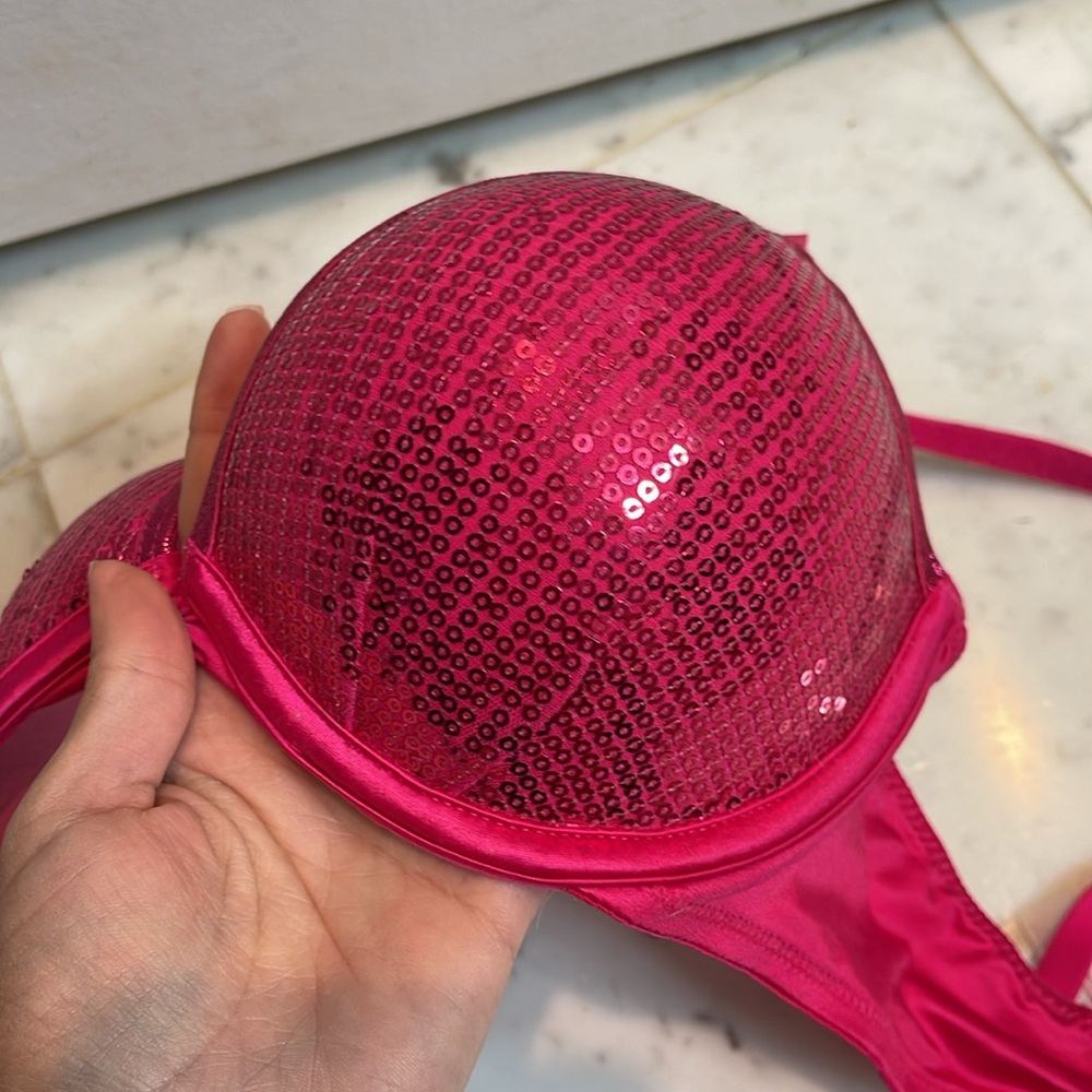Love pink bra - Picture 3 of 7